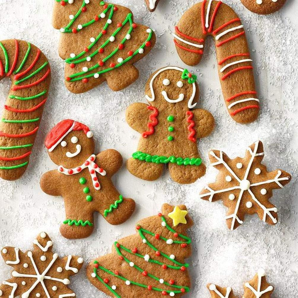 8PCS Christmas Cookie Cutters, Holiday Metal Cookie Cutters Christmas Shapes-Gingerbread, Christmas Tree, Snowflake, Santa Claus Cookie Cutter and More for Baking Xmas Holiday Party
