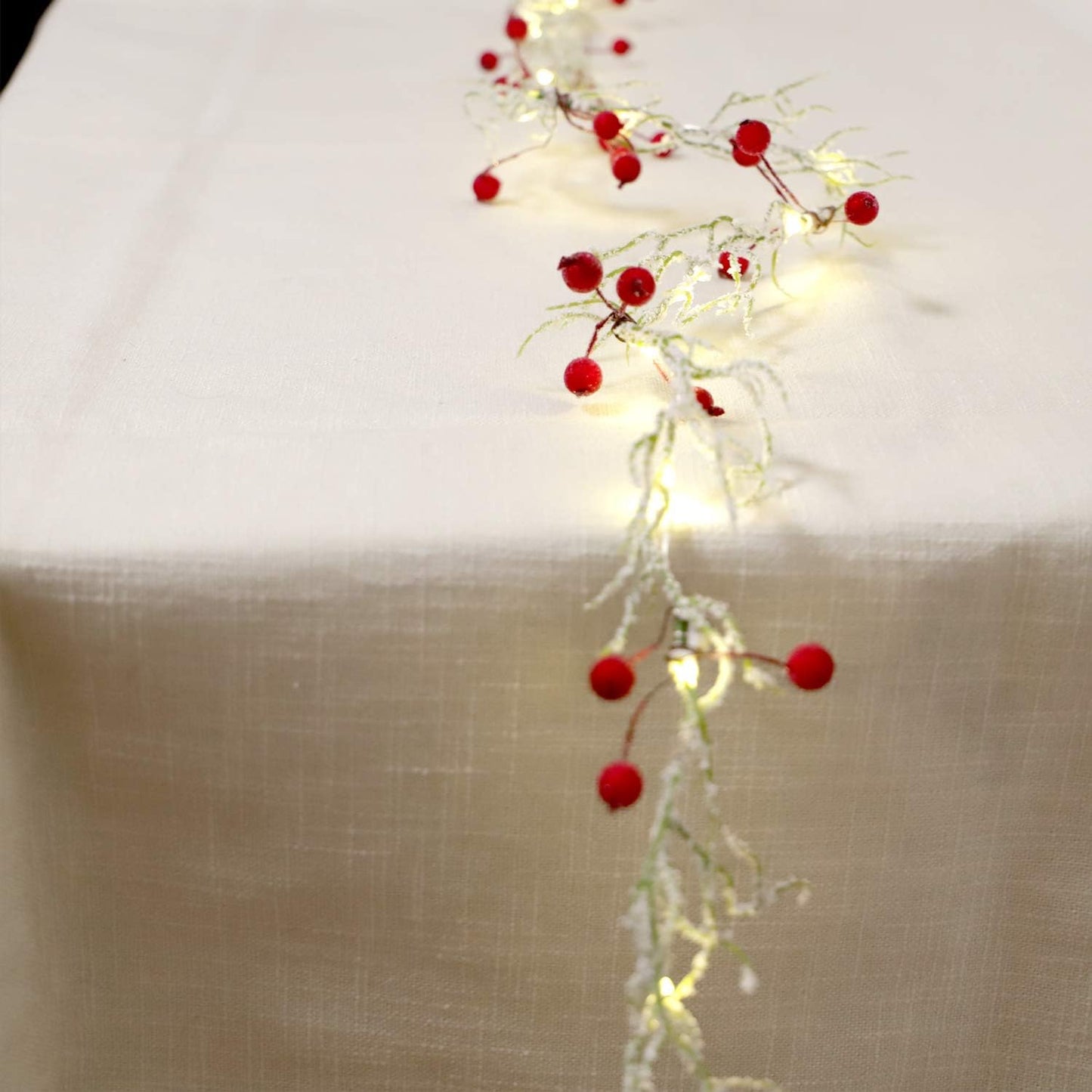 Snow White String Lights & Red Berry 6.5FT & 25Leds Delicate Christmas Garland with Lights Battery Operated with Remote Ideal for Indoor & Outdoor Decorations Mini Christmas Garland for Mantle