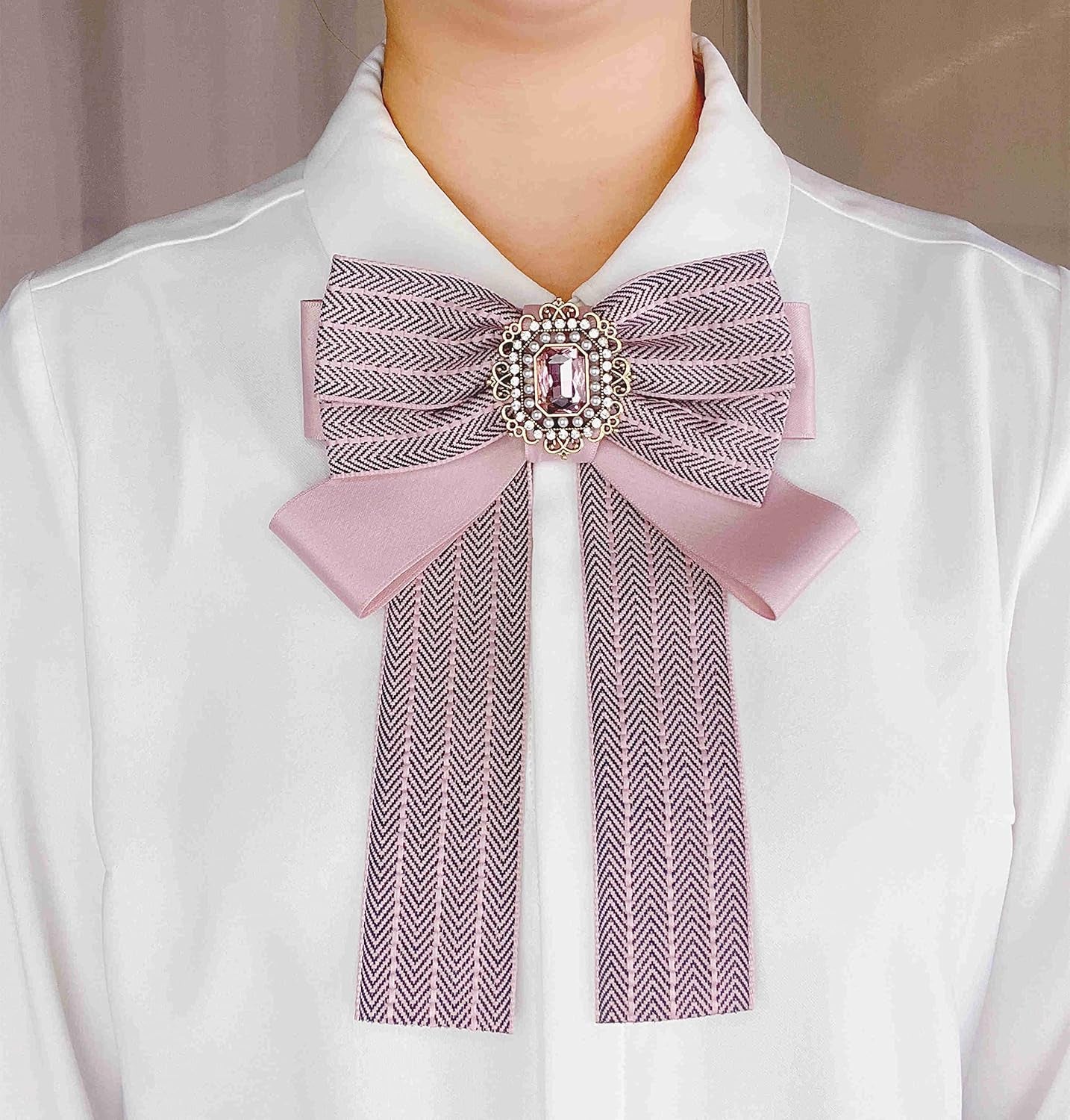 Cc Brooches for Women Fashion Pre-Tied Neck Tie Brooch Pin Bow Tie Patriotic Collar Jewelry Gift