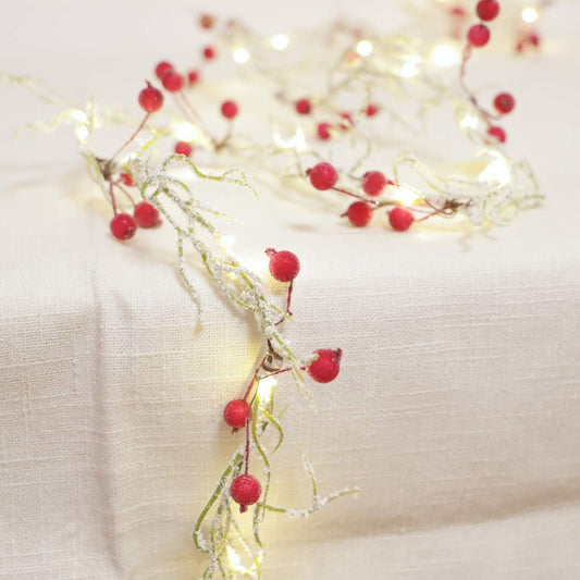Snow White String Lights & Red Berry 6.5FT & 25Leds Delicate Christmas Garland with Lights Battery Operated with Remote Ideal for Indoor & Outdoor Decorations Mini Christmas Garland for Mantle